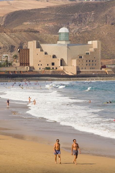 Las Palmas: En la playa de Las Canteras, las mejores pistas para pasar unas Navidades en bañador | El Viajero | EL PAÍS Beauty, Musical, Quick Saves