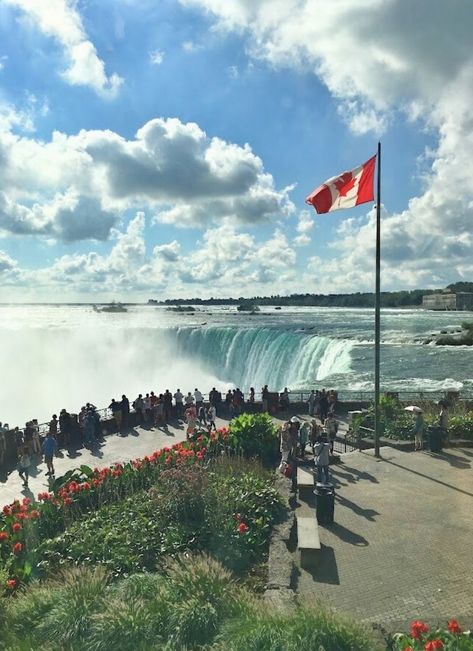 Niagara Falls Canada Aesthetic, Canada Astethic, Canada Beautiful Places, Niagara Falls Aesthetic, Niagra Falls Ontario Canada, Canada Places To Visit, Canada Vibes, Canada Niagara Falls, Canada Aesthetic