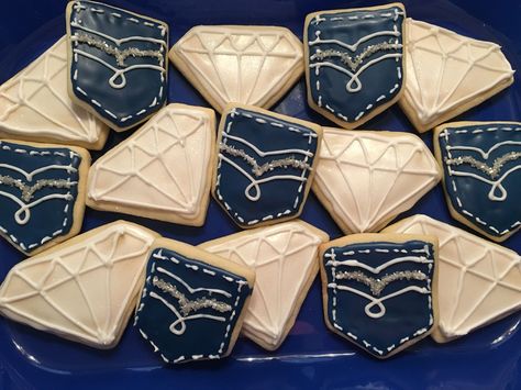 Denim and diamonds cookies Denim And Diamonds Party Food, Denim And Diamonds Party Theme Decoration, Denim And Diamonds Sweet 16 Party, Denim And Boots Party Ideas, Denim And Diamonds Cookies, Denim And Diamonds Party Favors, Denim And Diamond Theme Party Ideas, Denim And Diamonds Bridal Shower Ideas, Denim And Rhinestones Party