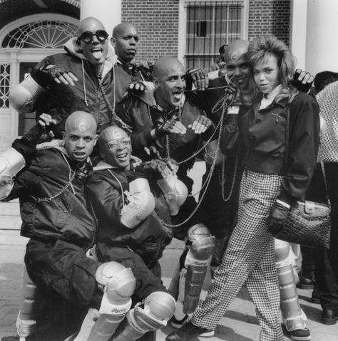 Still of Spike Lee and Tisha Campbell-Martin in School Daze Film Books, School Daze, Spike Lee, Black Hollywood, Hip Hop Culture, Afro Art, Black Culture, Famous Faces, Great Movies