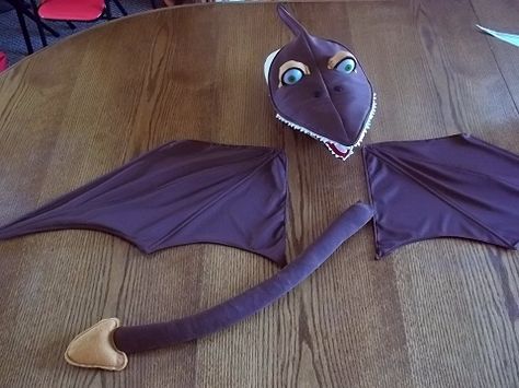 Dinosaurs Crafts, Pterodactyl Costume, Dinosaur Jacket, Book Character Pumpkins, Dino Costume, Dinosaur Outfit, Holloween Costume, Diy Kostüm, Dinosaur Costume