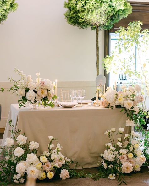 An alternative to a bridal table is a sweetheart table. This type of table will have only the bride and the groom and the immediate family and bridal party will seat elsewhere. ✨ For D&A we created a beautiful tablescape for their sweetheart table. @uniquedreamwedding @dianesoterophoto @decorelle.eu @penhalongacatering @bcplanning_rentals @inloveweddings Sweetheart Table Mr And Mrs, Reception Bride And Groom Table, Sweetheart Table Floor Flowers, Table Of Honor Wedding, Sweethearts Table Decorations, Brides Table Ideas, Long Head Table Wedding, Couples Wedding Table, Bride And Groom Table Ideas