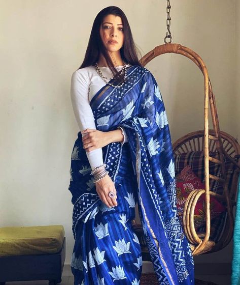 Cotton Saree With Full Sleeve Blouse, Plain Saree With Full Sleeve Blouse, Cotton Blouse Design Full Sleeve, Cotton Full Sleeve Blouse, Blause Desine Latest Full Sleeves, Casual Saree Blouse Designs, Trendy Blouse Designs Full Sleeves, Saree With Crop Top Blouse, Indian Teacher Outfits