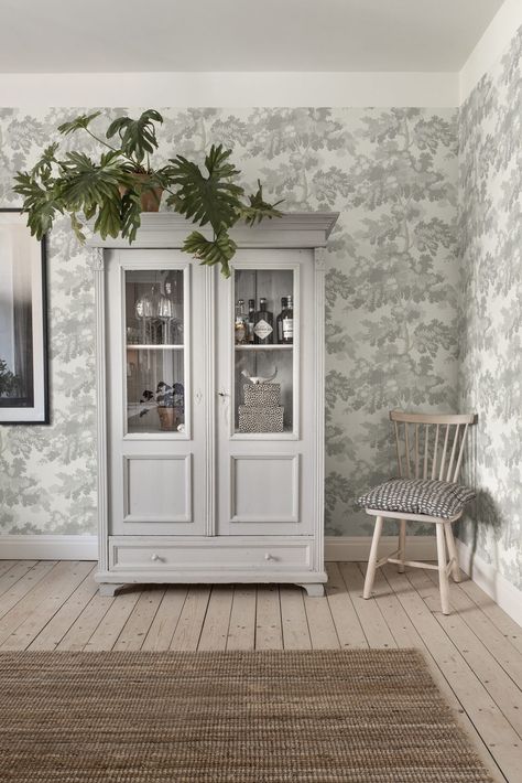 Grey kitchen floor