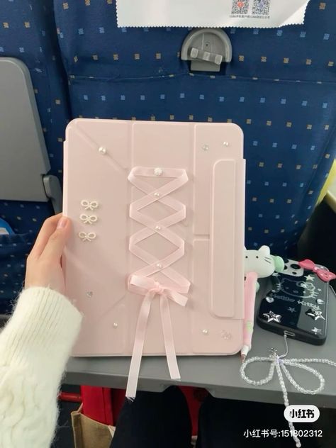 Pink Gadgets Aesthetic, Art Tablet Aesthetic, Aesthetic Tablet Case, Ipad Case Aesthetic Pink, Pink Ipad Case Aesthetic, I Pad Case Aesthetic, Aesthetic Ipad Cover, Aesthetic Ipad Accessories, Kawaii Ipad Case