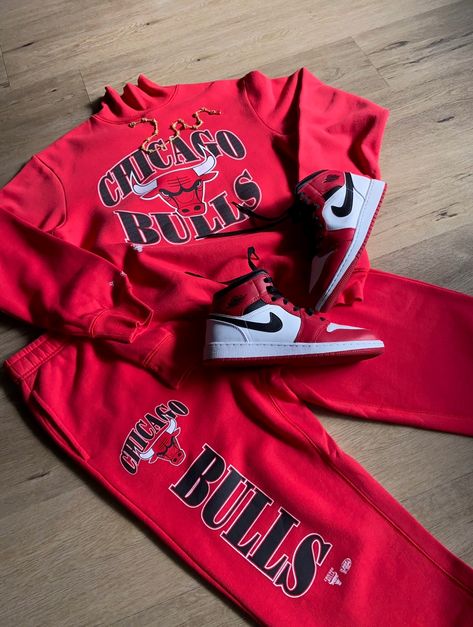 Chicago Bulls Outfit Woman Style, Hype Clothing Women, Chicago Bulls Outfit Woman, Chicago Bulls Ropa, Outfit Inspirations Baddie, Bulls Outfit, Chicago Bulls Outfit, Husband Fashion, Chicago Outfit