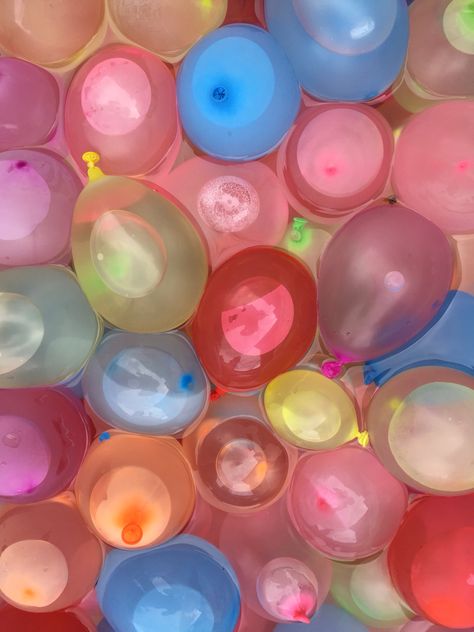 Water Ballon Aesthetic, Water Balloons Aesthetic, Bubbly Aesthetic, Anna And The French Kiss, Balloon Pictures, Balloon Illustration, Water Balloon, Balloon Background, Instagram Background