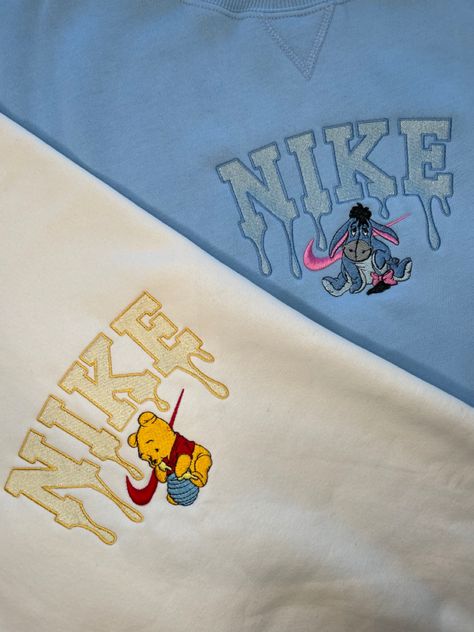 Nike Hoodie Embroidery, Disney Embroidery Sweatshirt, Embroidery Designs On Sweatshirts, Embroidery Designs Hoodie, Nike Hoodie Aesthetic, Aesthetic Embroidery Ideas, Aesthetic Embroidery Hoodie, Aesthetic Embroidery Designs, Cool Embroidery Ideas Clothes