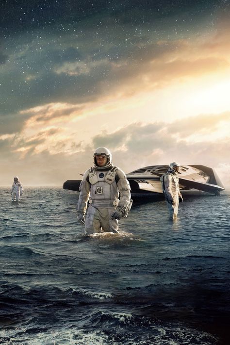 Interstellar Movie Poster, Interstellar Film, Interstellar 2014, Interstellar Movie, Tata Surya, Mackenzie Foy, Astronaut Wallpaper, Tv Series Online, Adventure Movies