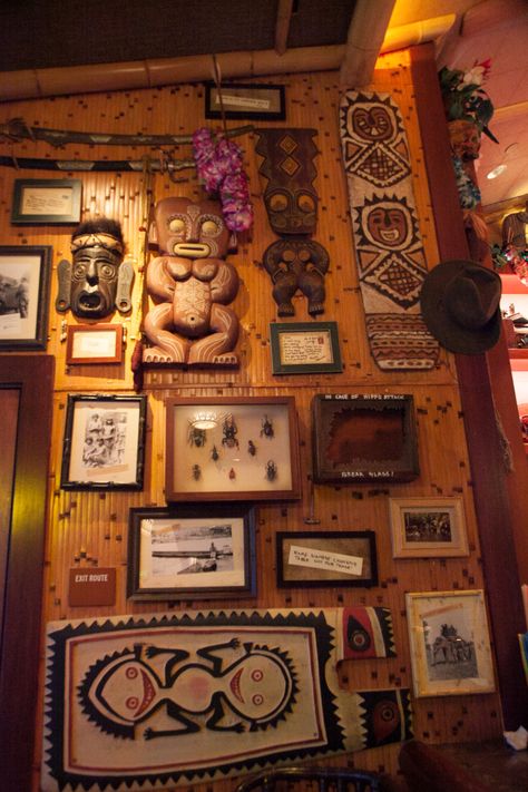 Boho Tiki Decor, Tiki Modern, Tornado Room, Tiki Ideas, Tiki House, Casa Fantasy, Tiki Culture, Art Boots, Tiki Bar Decor