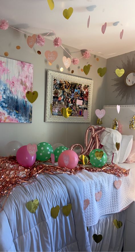 Big Little Bed Decorating, Big Little Room Decorations Sorority, Big Little Bed Decorating Sorority, Sorority Activities, Sorority Baskets, Big Lil Gifts, Bday Surprise, Matching Ideas, Little Bed