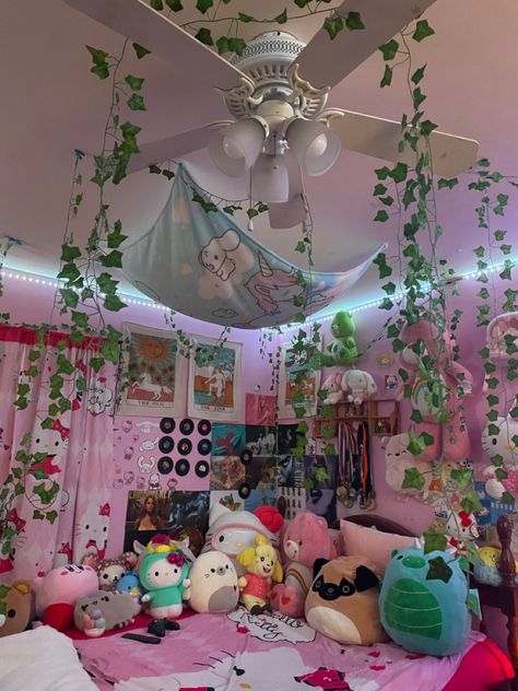 Vines Room Ideas, Room Ideas Cartoon, Kawaii Grunge Room, Aries Room Aesthetic, Fairycore Aesthetic Room Ideas, Keroppi Bedroom, Spring Room Ideas, Room Ideas Sanrio, Anime Theme Room