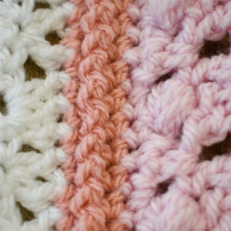 The Zig Zag Slip Stitch Join - Sunflower Cottage Crochet Amigurumi Patterns, Join Crochet Squares, Connecting Granny Squares, Popular Crochet Patterns, Join Granny Squares, Joining Crochet Squares, Crochet Zig Zag, Cottage Crochet, Sunflower Cottage