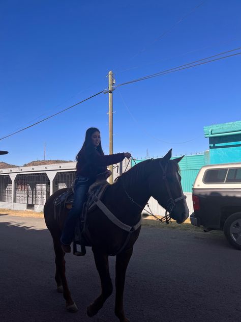 Durango Mexico Aesthetic, Mexico Rancho Aesthetic, Rancho Lifestyle, Rancho Aesthetic, Durango Mexico, Riding Jeans, Fake Acc, Mexico Culture, How To Stretch Boots