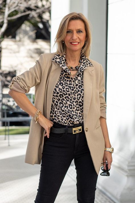 Leopard Print Blouse Outfit, Printed Shirts Outfit, Fall Professional Outfits, Print Blouse Outfit, Leopard Top Outfit, Printed Shirt Outfit, Blazer Look, Shirts Outfit, High Collar Shirts