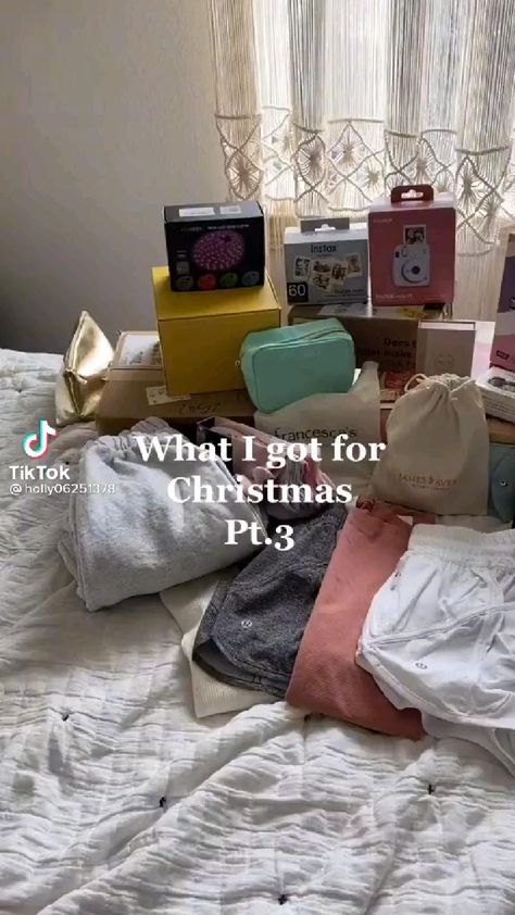 Christmas Gift Haul, Christmas Present Wrap, Birthday Haul, Christmas Haul, Preppy Christmas, Cheap Christmas Gifts, Christmas Clothing, Gift Inspo, Clothing Haul