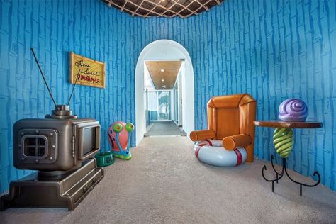 Spongebob Bedroom, Nickelodeon Hotel, Themed Hotel Rooms, Girls Bedroom Sets, Theme Hotel, Spongebob Cake, Spongebob Square, Spongebob Party, Spongebob Birthday