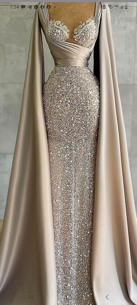 Champagne Wedding Dress Vintage Rose Gold, Glamorous Dresses Elegant Evening, Gold Evening Gowns Elegant, Classy Prom Dresses Elegant Formal, Classy Ball Gowns, Glamouröse Outfits, Glamour Dress, Glamorous Dresses, فستان سهرة