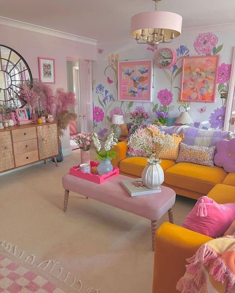 (60) wildflowers on Tumblr Aesthetic Colorful Room, Pastel Interior Design, Maximalist Living Room, Pastel Living Room, Colorful Room Decor, Girly Apartment Decor, Pastel Home Decor, Colorful Apartment, Pastel House