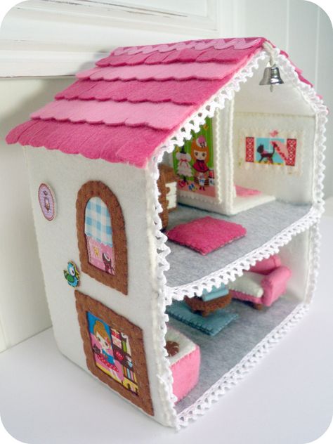 Felt Doll House, Mainan Diy, Felt House, Felt Diy, Felt Dolls, Felt Toys, House Made, Felt Art, Diy Toys