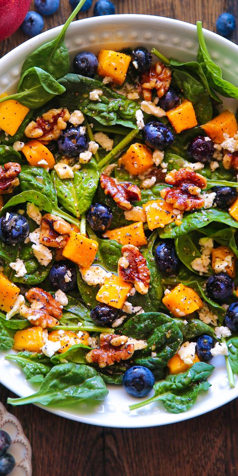 Mango Salad with Spinach, Walnuts, Blueberries and Feta Cheese - in a white bowl. Summer Buffet, Salad With Spinach, Fancy Salads, Blueberry Salad, Leafy Salad, Easy Summer Salads, Lemon Honey, Fresh Salad Recipes, Honey Mustard Dressing