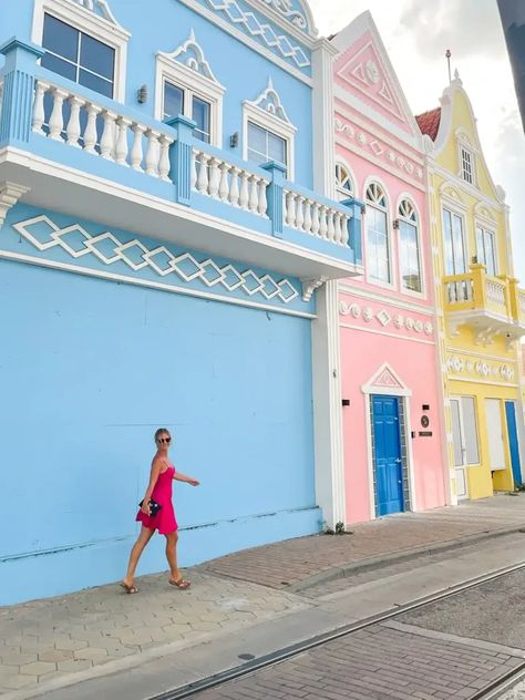 25 Most Instagrammable Places in Aruba (With Interactive Map) Aruba Photoshoot Ideas, Aruba Inspo Pics, Aruba Architecture, Aruba Instagram Pictures, Aruba Photo Ideas, Aruba Pictures Ideas, Aruba Aesthetics, Aruba Oranjestad, Aruba Pictures