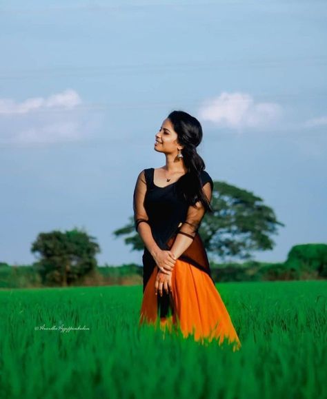 Pongal Photoshoot Ideas For Women, Half Saree Poses Photoshoot Ideas At Home, Village Woman Photography, Half Saree Poses Photoshoot Ideas, Deepika Hairstyles, Haldi Poses, Rainy Photoshoot, Pattu Pavada, Saree Shoot