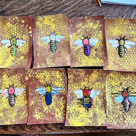 Bug Art Lesson, Bee Art For Kids, Minibeast Art, Homeschool Homestead, Insect Art Projects, All About Bees, Bees Craft, Beehive Art, Grade 1 Art