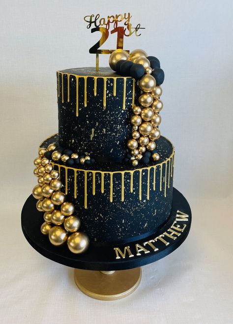 Cake With Drip, Black And Gold Birthday Cake, Tårta Design, 2 Tier Birthday Cakes, Golden Birthday Cakes, Cake Design Ideas, Black And Gold Cake, Modern Birthday Cakes, Acrylic Topper