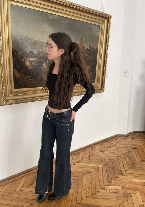 #outfit #museum #longhair Museum Outfits Aesthetic, Museum Outfit Aesthetic, Sade Style, Museum Date Outfit, Video Game Outfits, Paranoid Android, Museum Outfit, Dress Up Boxes, Aesthetic Fits