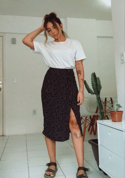 Open Sandals Outfit, Spring Outfits For Thicker Women, Trendy 2023 Outfits Summer, New Wife Outfits, Midsize Aesthetic Outfits Summer, Summer 2023 Outfits Midsize, Spring 2024 Fashion Trends Curvy, Midsize Summer Casual, Curvy Mid Size Outfits