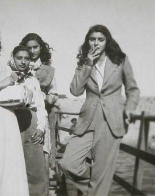 Maharani Gayatri Devi Tumblr, Vogue, Maharani Gayatri Devi, Gayatri Devi, Vintage India, Indian Woman, Glamour Shots, Goulash, All Time