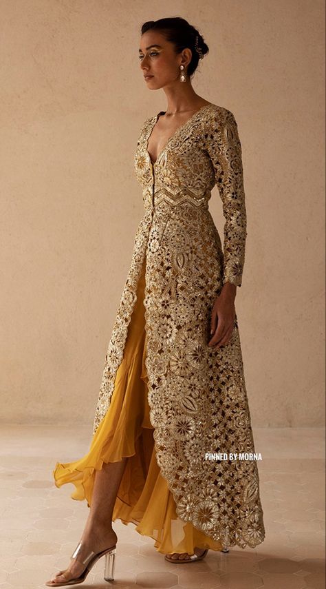Sophisticated Indian Outfits, Sangeet Outfit Lehenga, 2023 Indian Outfits, Modern Anarkali Designs, Winter Indian Wedding Outfits For Women, Trousseau Suits Indian, Trendy Desi Outfits, Indian Modern Lehenga, Contemporary Indian Fashion