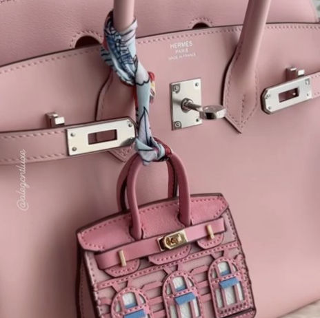 #girlyitgirl #fashionista #modernitgirls #pink #hermes #birkin #fashionstyle #styletips #styleguide #stylish Pink, Pink Hermes, Rose Confetti, Love Rose, Luxury Store, Hermes Birkin, Garden Party, Confetti