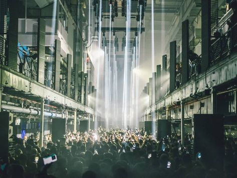 The Essential Guide to London’s Best Nightclubs Berlin, Clubs Nightclub, Printworks London, London Nightclubs, Dance Floors, Underground Music, London Clubs, Best Club, Event Lighting