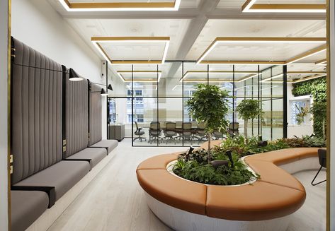 Common area with biophilic elements Crown Estate, Corporate Office Decor, Office Lounge, Office Floor, 카페 인테리어 디자인, Modern Office Design, H Design, Contemporary Office, Lobby Design