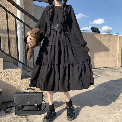 Gothic Black Dress Long, Baggy Dresses Outfit, Hijab Gothic Style, Black Vintage Outfits, Black Long Dress Outfit, Gothic Style Outfit, Long Black Dress Outfit, Black Midi Dress Outfit, Harajuku Dress