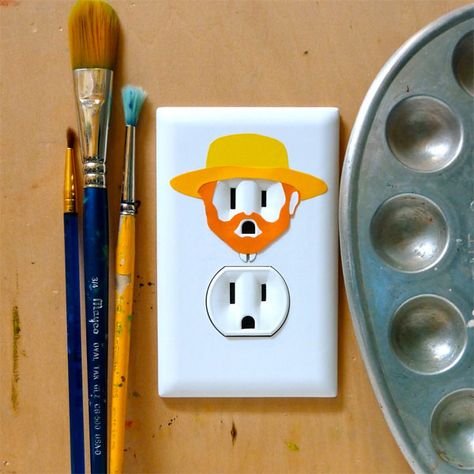 20 Creative Ways to Decorate Wall Outlets - Hongkiat Outlet Painting Ideas Easy, Outlet Painting Ideas, Light Switch Covers Diy, Crazy Adventures, Going To College, Clever Halloween Costumes, Wall Socket, Arte Van Gogh, Power Socket