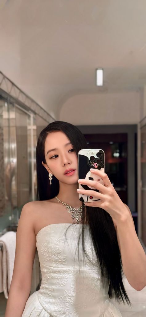 Jisoo Kim Wallpaper, Blackpink Jisoo Wallpaper, Jisoo Blackpink Wallpaper, Jisoo Photo, Jisoo Outfit, Wallpaper Jennie, Blackpink Wallpapers, Jisoo Wallpaper, Jennie Wallpaper