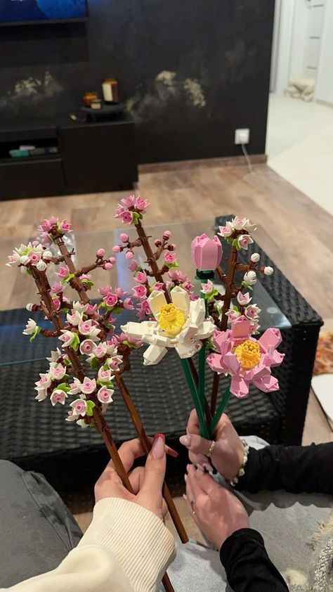 Clay Date Ideas Made Easy: Perfect for Beginners and Experts Bonito, At Home Hangout Ideas, Friends Date Ideas At Home, Lego Date Night, Best Friend Date Night, Lego Dates Aesthetic, Lego Dates, Girl Night Ideas, Flower Legos