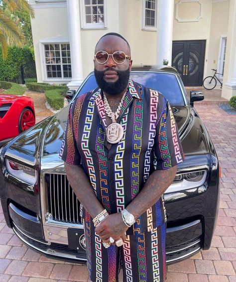 Rick Ross Surprises Neighbors with Cash and Kindness! Learn How His Car Show is Bringing Joy – Plus, Check Out Rozay's Jaw-Dropping Collection of 100 Super Cool Cars Reggaeton, Maybach Music, Bentley Brooklands, Upcoming Cars, Black Entertainment, Hummer H2, Feel Good Stories, Rick Ross, Child Support