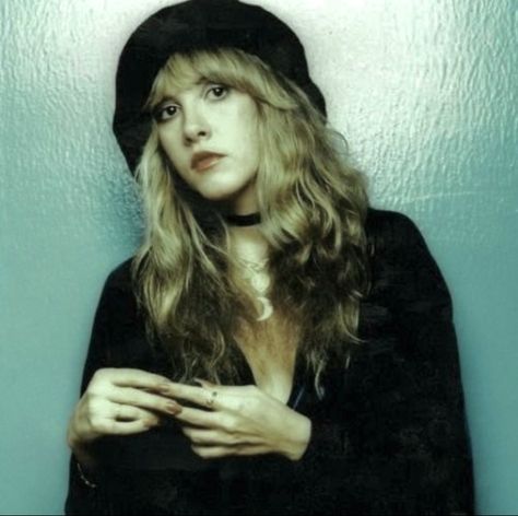 Stevie Nicks, Lost Cherry Tom Ford, Witchy Incense, Obsession Calvin Klein, Amber Perfume, Lost Cherry, Stevie Nicks Style, Stevie Nicks Fleetwood Mac, Fleetwood Mac