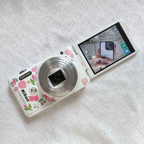 Random Stuff To Buy, Camera For Photography, Camera For Youtube, Προϊόντα Apple, Zv E10, Film Camera Photography, Teknologi Gadget, White Camera, Cute Camera