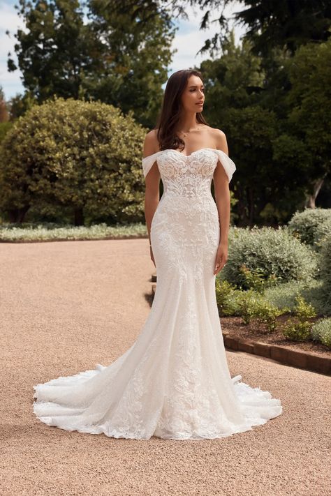 Gorgeous Mermaid Wedding Dress, Fit And Flare Off The Shoulder Wedding Dress, Fit And Flat Wedding Dress, Off Shoulder Sweetheart Wedding Dress, Soft Mermaid Wedding Dress, Wedding Dresses Tropical, Apple Body Wedding Dress, A Line Beaded Wedding Dress, Delicate Lace Wedding Dress