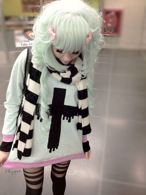 hm..is this fairy kei? looks super awesome!!! looks like creepy kei :D? | Kawaii Lookbook | Pinterest Pastel Punk, Pastel Goth Outfits, Mode Kawaii, Japan Kawaii, Pastel Goth Fashion, Harajuku Girls, Kawaii Goth, Pastel Grunge, Estilo Rock