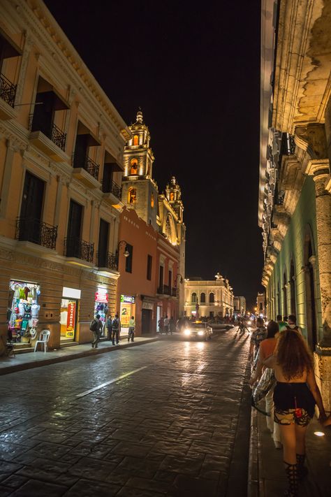 Night in Mérida Centro, Mérida, Yucatán_ Mexico Merida Yucatan Mexico, Merida Mexico, Merida Yucatan, Yucatan Mexico, Cancun Mexico, Quintana Roo, City Aesthetic, Mexico Travel, Dream Destinations