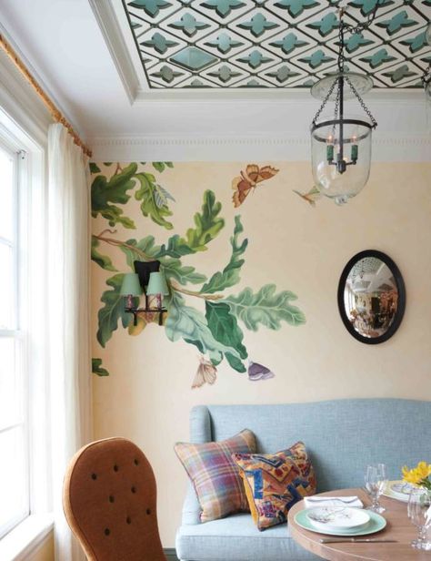 9 Decorating Tips We're Stealing from Celerie Kemble's Redesign of Mayflower Inn – Frederic Magazine Decorate Lampshade, Celerie Kemble, Indian Room, The Mayflower, Bedroom Murals, Wall Murals Painted, Custom Carpet, Paper Floral, Bedroom Green