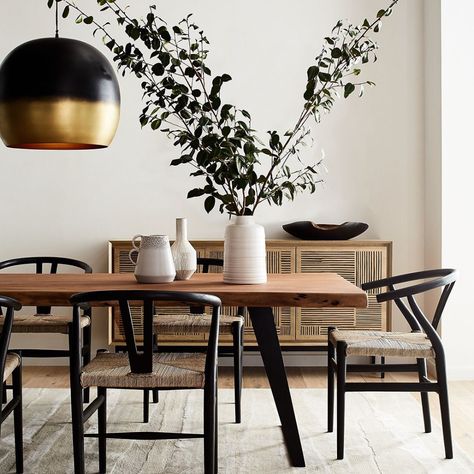 Dining/Bar • Instagram Live Edge Wood Dining Table, Rooms Decoration, Black Dining Room, Ideas Hogar, Dining Table Black, Solid Wood Dining Table, Küchen Design, Modern Dining Room, Wood Dining Table