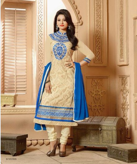 The hottest trend of the festive season ! Exclusive dresses from Asian Couture. Bollywood Designer Sarees, Evening Wear Dresses, Cheap Gowns, Churidar Suits, Designer Suit, Indian Salwar Kameez, Salwar Kameez Online, Exclusive Dress, Designer Salwar Suits