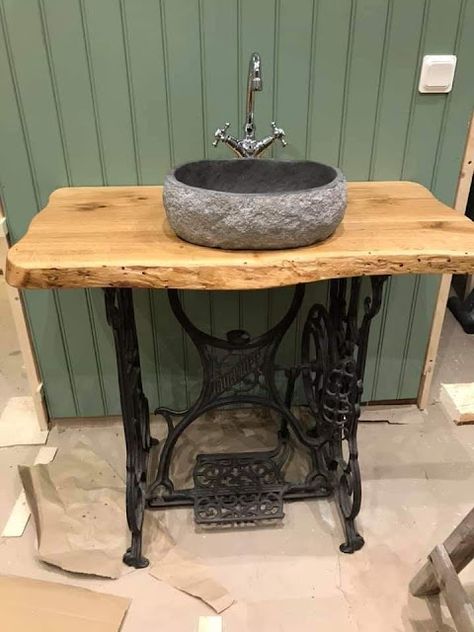 Singer Sewing Machine Repurposed, Singer Table, Sewing Table Repurpose, Singer Sewing Machine Table, Singer Sewing Machines, Sewing Machine Tables, Sewing Machine Table, Rustic Bathroom Designs, Old Sewing Machines